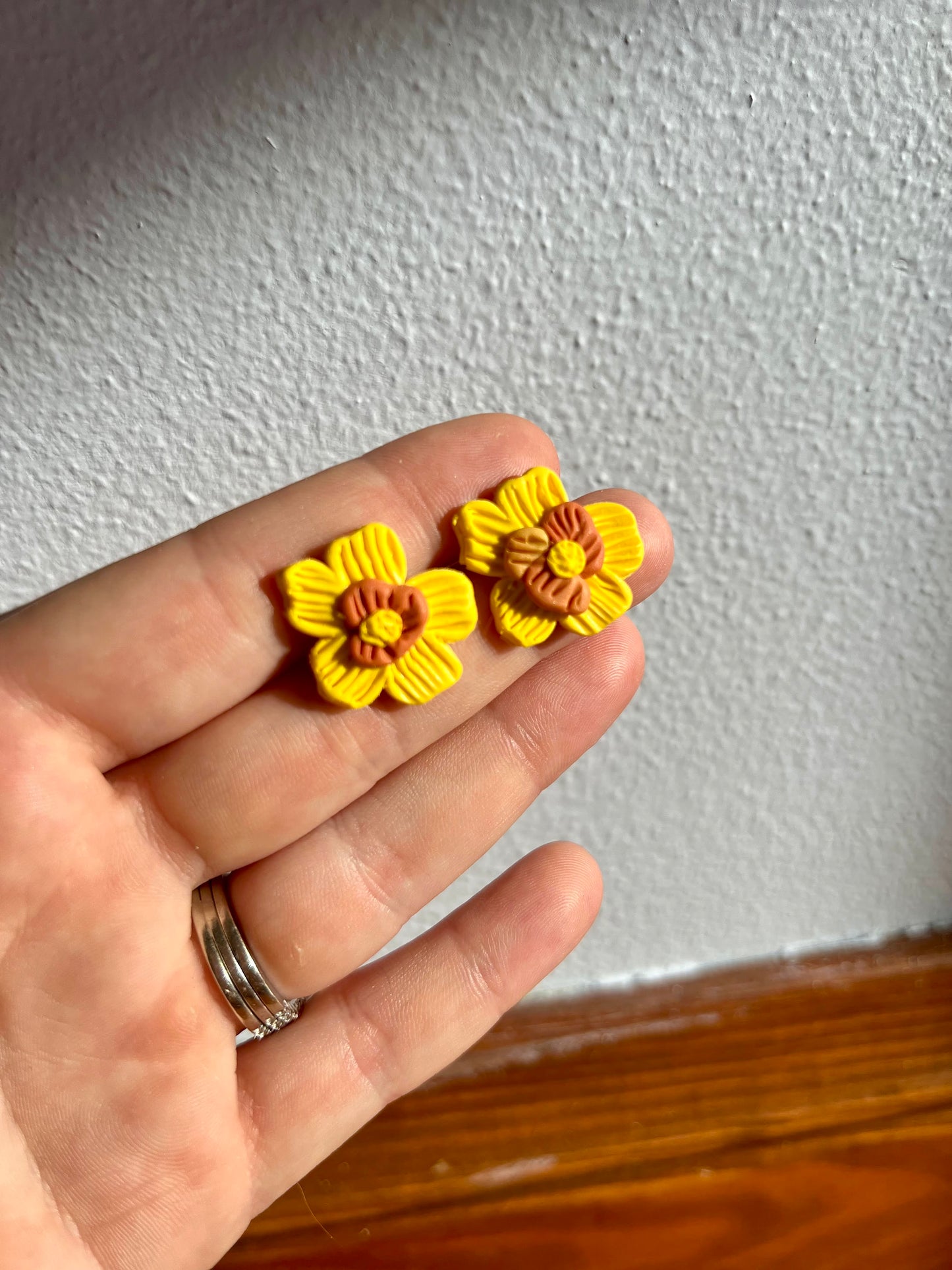 Daffodils In Bloom | Polymer clay stud